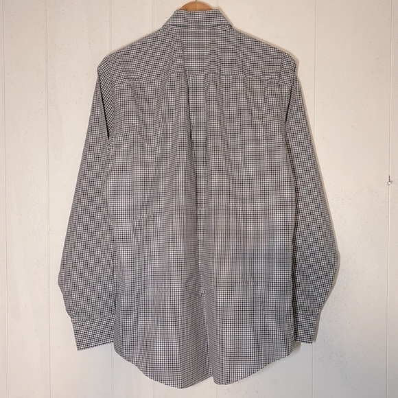 JoS. A. Bank Men’s Traveler’s Collection Tailored Fit Button Down Shirt - Picture 2 of 13